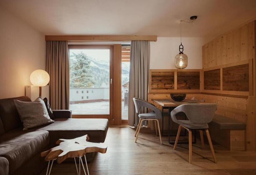 Villa Flora Mountain Lodges