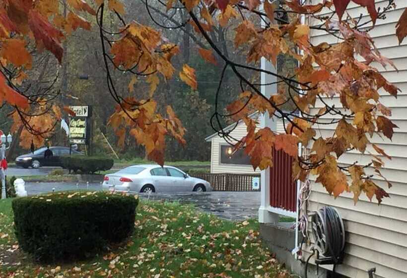 Cozy Corner Motel
