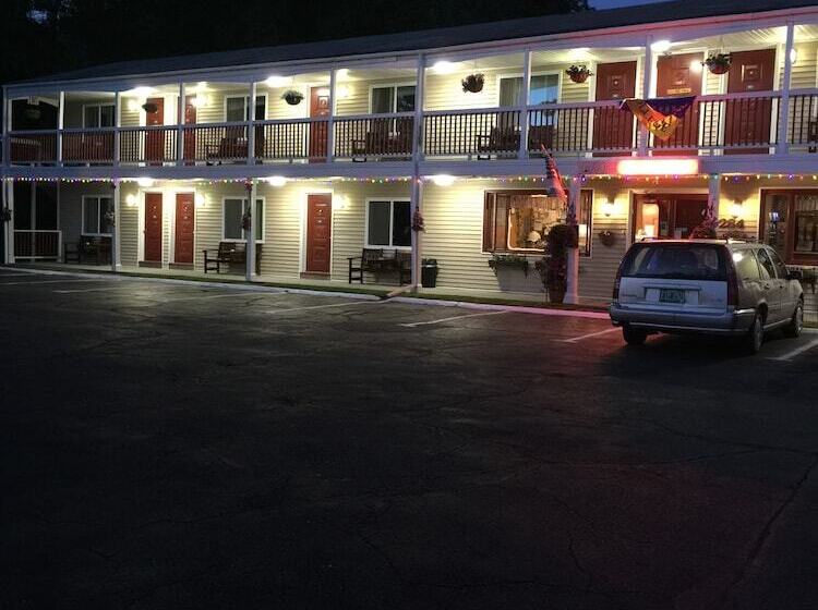Cozy Corner Motel
