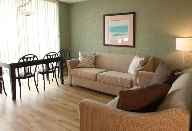 The Crusader Oceanfront Family Resort