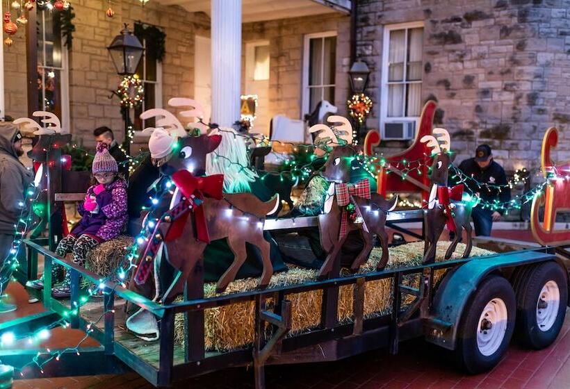 1886 Crescent Hotel And Spa