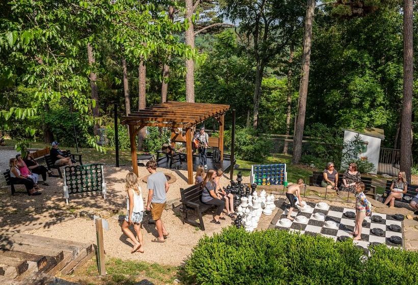 1886 Crescent Hotel And Spa