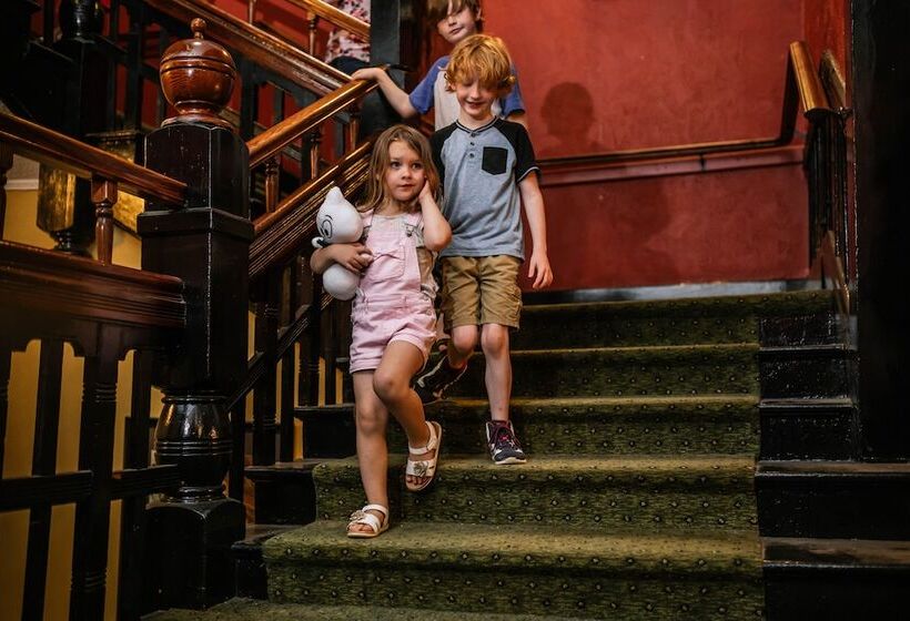 1886 Crescent Hotel And Spa