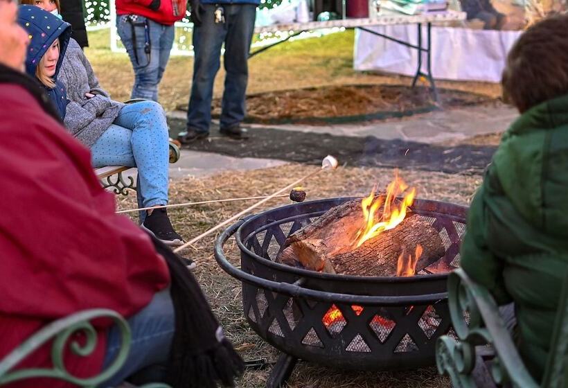 1886 Crescent Hotel And Spa