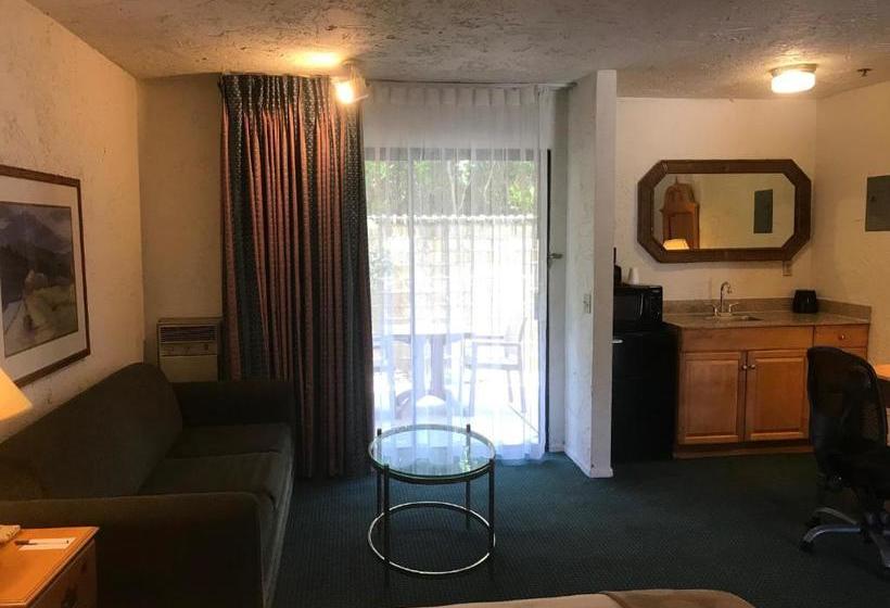 هتل Channel Islands Inn