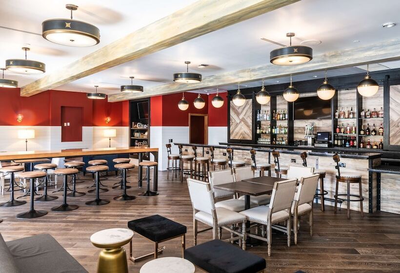 هتل Cherry Valley