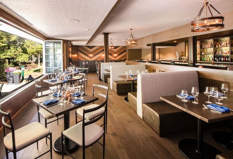 هتل Cherry Valley