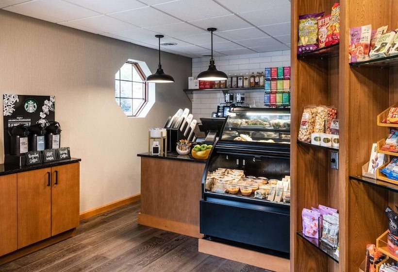 هتل Cherry Valley