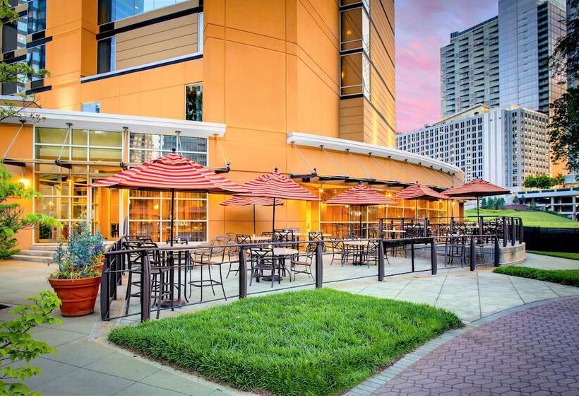 هتل Courtyard By Marriott Atlanta Buckhead