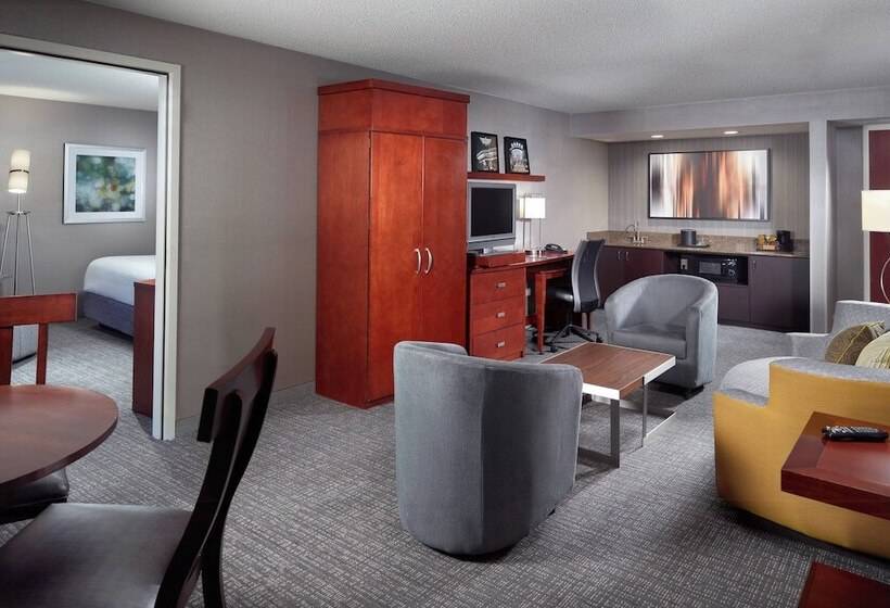 هتل Courtyard By Marriott Atlanta Buckhead