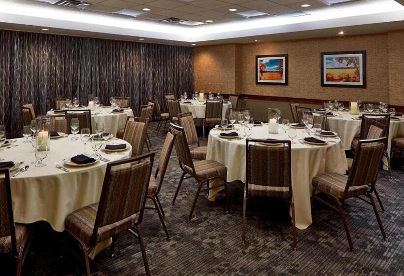 هتل Courtyard By Marriott Bloomington Mall Of America