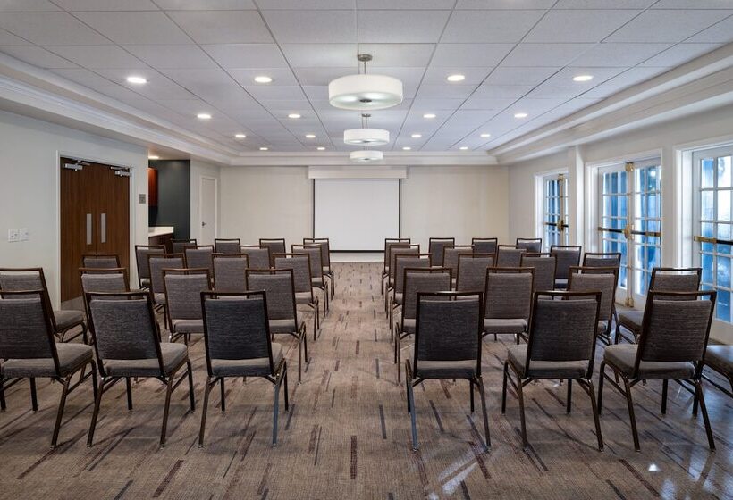 فندق Courtyard By Marriott   Naples