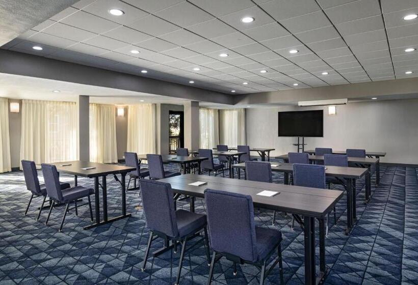 هتل Courtyard By Marriott Austin The Domain Area