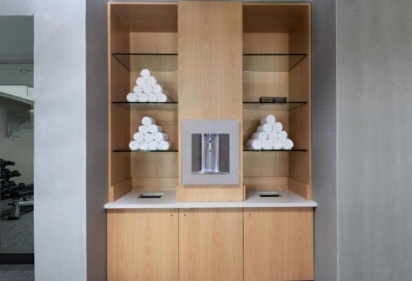 هتل Courtyard By Marriott Austin The Domain Area