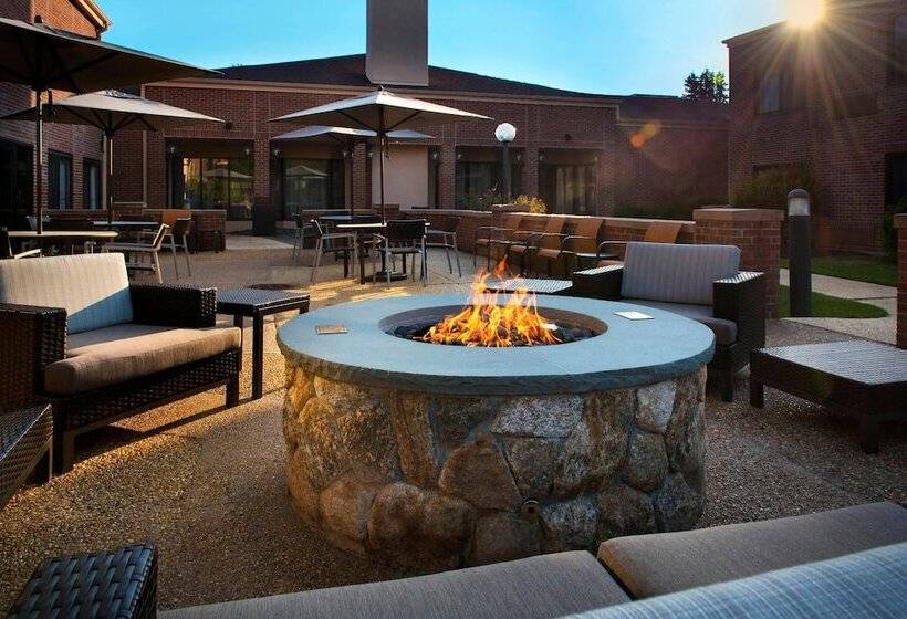 בית מלון כפרי Courtyard By Marriott Boston Norwood/canton