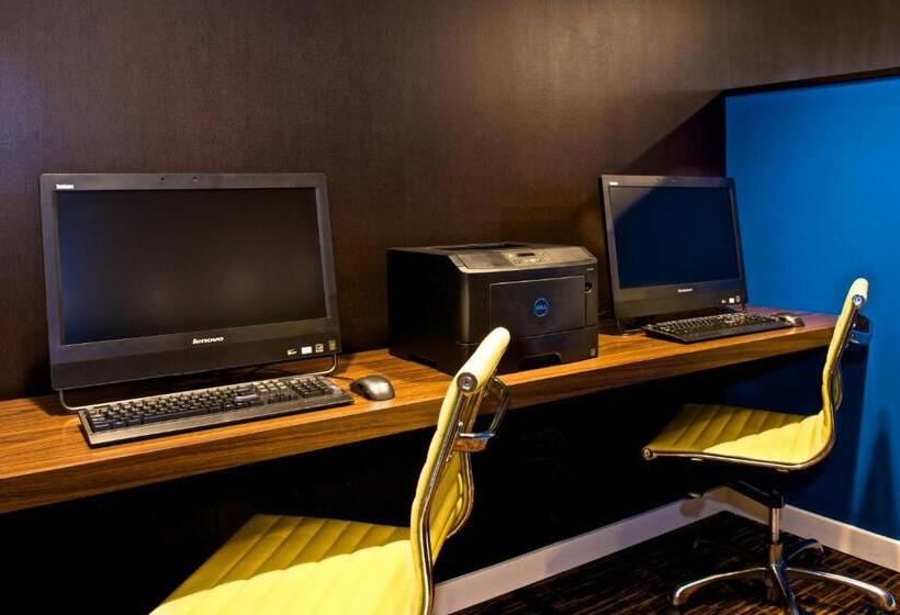 فندق Country Inn & Suites By Radisson, Columbus Edinburgh