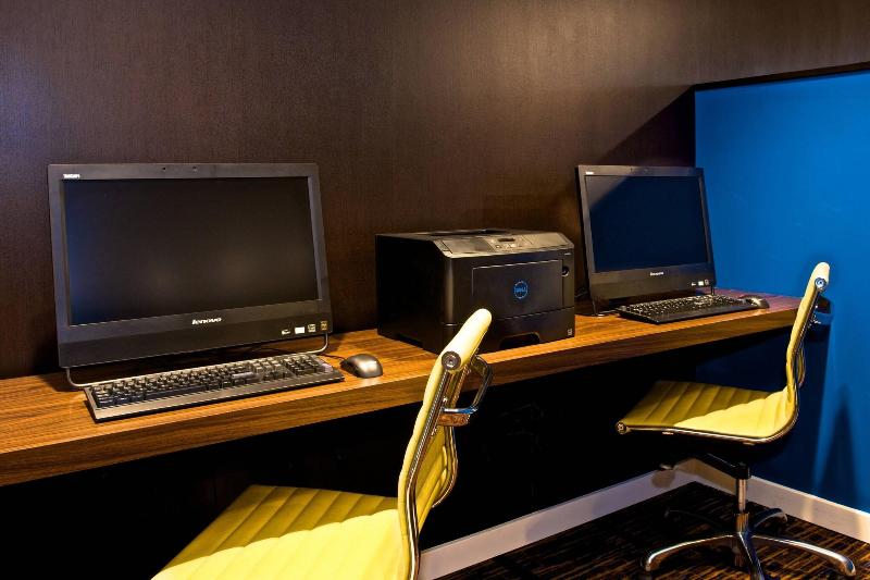 فندق Country Inn & Suites By Radisson, Columbus Edinburgh