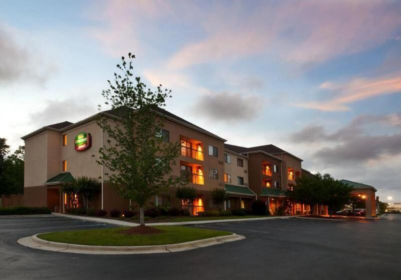 בית מלון כפרי Courtyard By Marriott Pensacola
