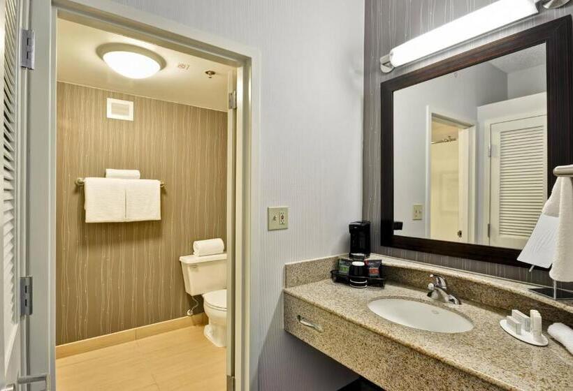 هتل Courtyard Dallas Medical Market Center