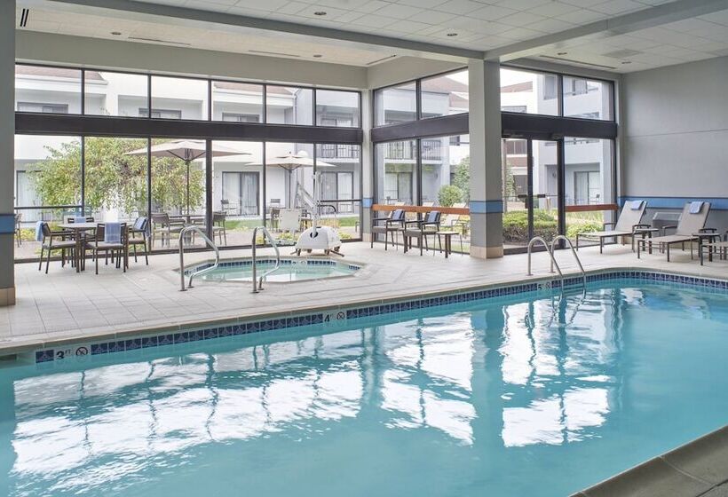 בית מלון כפרי Courtyard By Marriott Detroit Troy