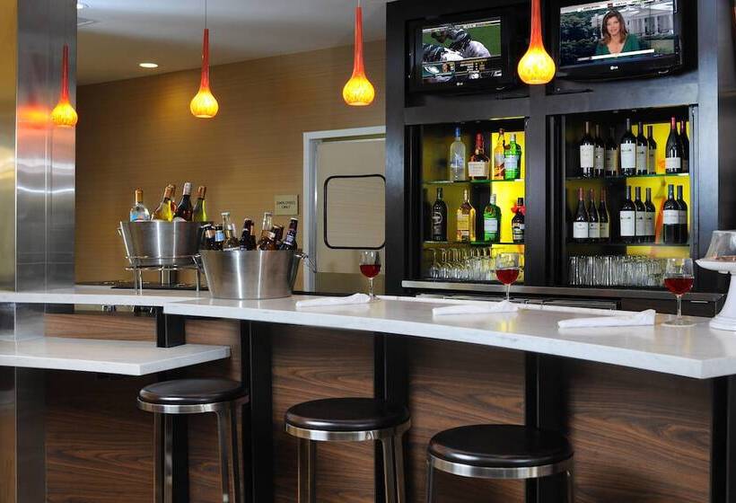 هتل Courtyard By Marriott Houston Hobby Airport