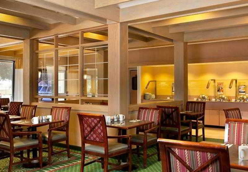 هتل Courtyard By Marriott Houston Hobby Airport