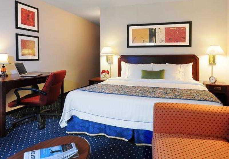 هتل Courtyard By Marriott Houston Hobby Airport