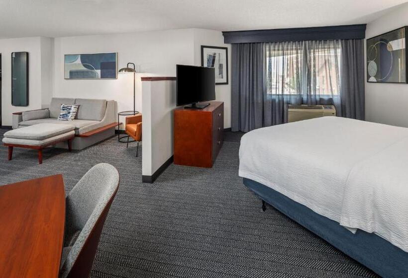 هتل Courtyard La Crosse Downtown/mississippi Riverfront