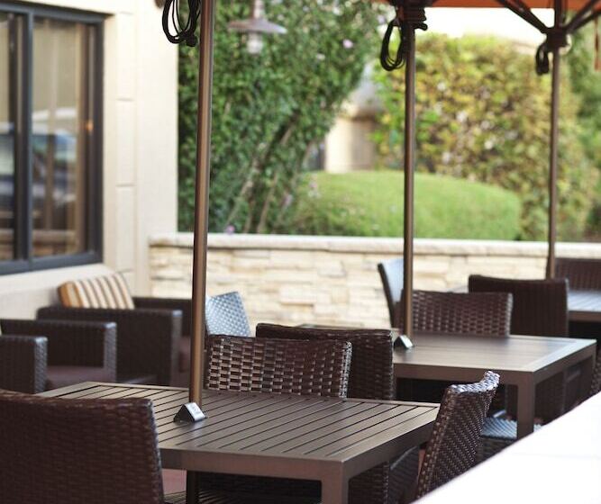 فندق Courtyard By Marriott Newburgh Stewart Airport