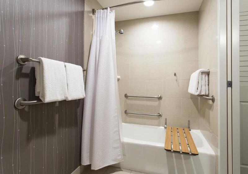 هتل Courtyard Rochester Brighton