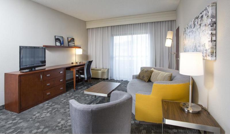 هتل Courtyard Rochester Brighton