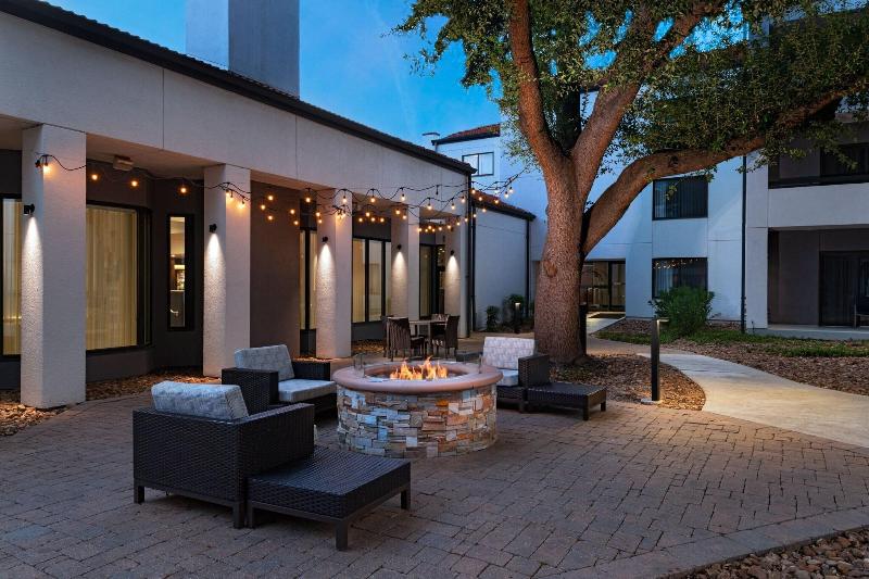 בית מלון כפרי Courtyard By Marriott San Antonio Downtown