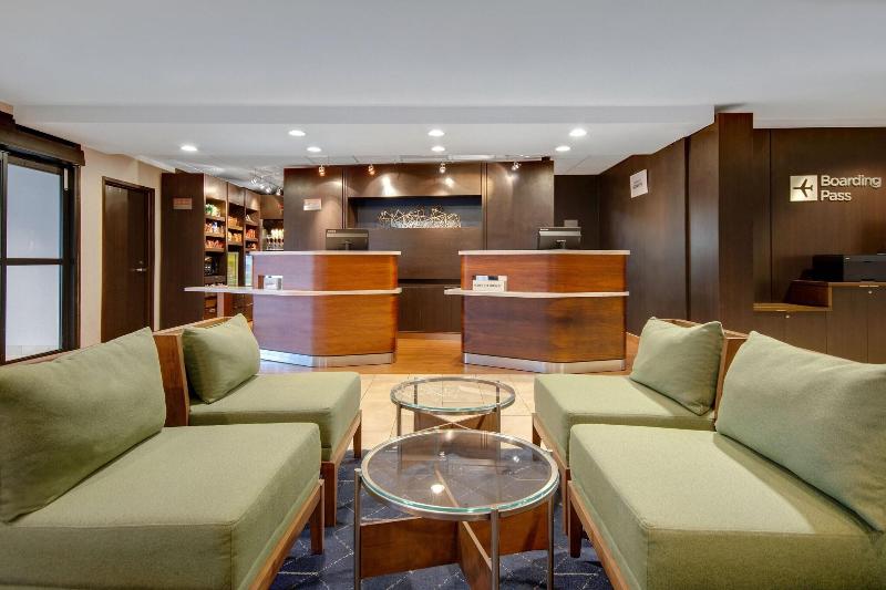 호텔 Courtyard By Marriott State College