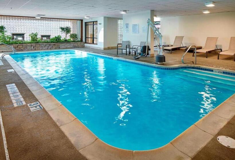 호텔 Courtyard By Marriott State College