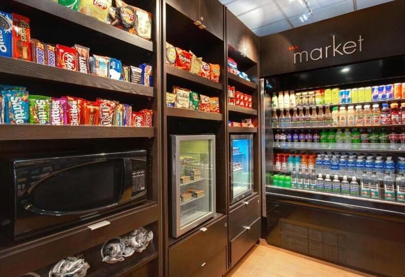 호텔 Courtyard By Marriott State College