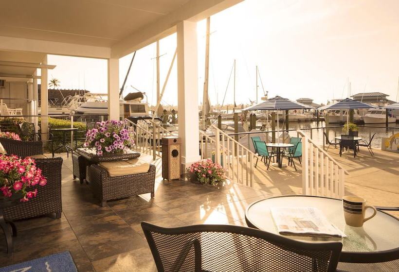 فندق Cove Inn On Naples Bay