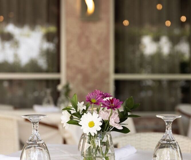 Crest Hotel Suites