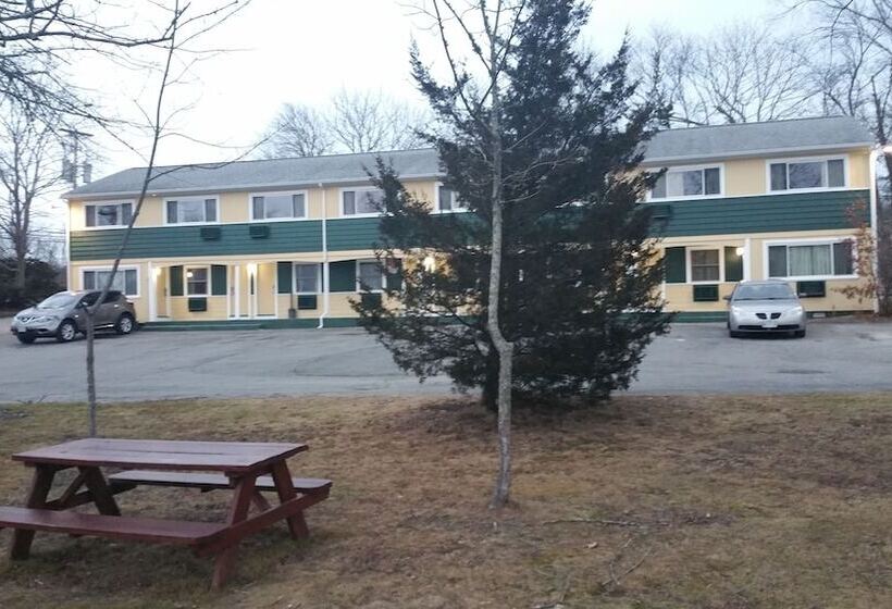 Отель Dartmouth Motor Inn