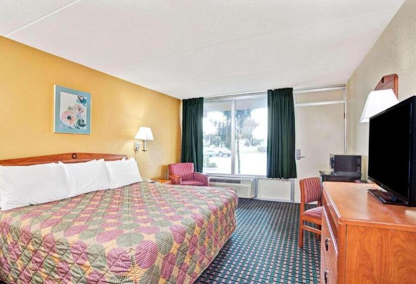 בית מלון כפרי Days Inn By Wyndham Clarksville Tn