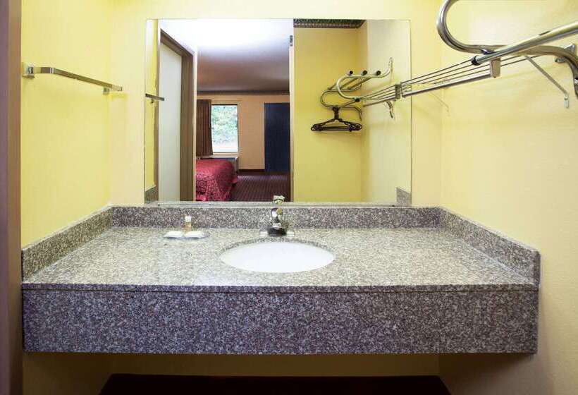 فندق Days Inn By Wyndham Covington