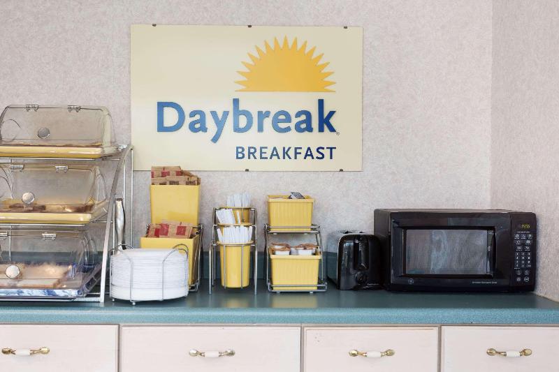 酒店 Days Inn By Wyndham Sanford