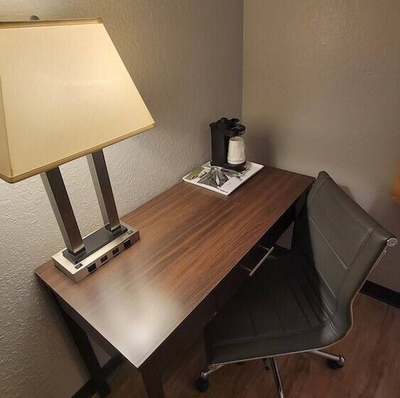 Отель Days Inn By Wyndham Sheridan