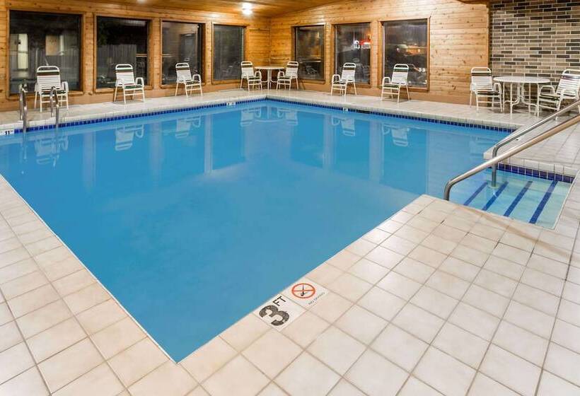 Отель Days Inn By Wyndham Stoughton Wi