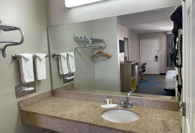 هتل Days Inn By Wyndham Temple