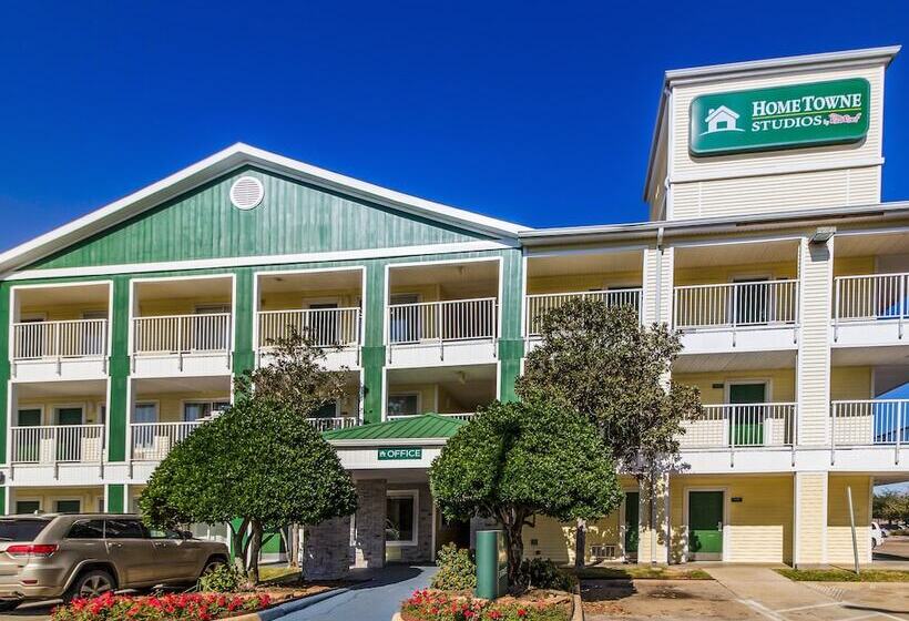 בית מלון כפרי Hometowne Studios By Red Roof Houston   West Oaks/ Energy Corridor