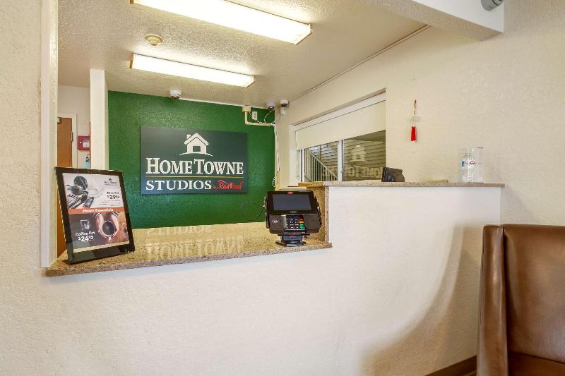 בית מלון כפרי Hometowne Studios By Red Roof Philadelphia Maple Shade, Nj