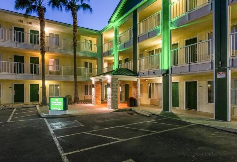 בית מלון כפרי Studio 51 Extended Stay