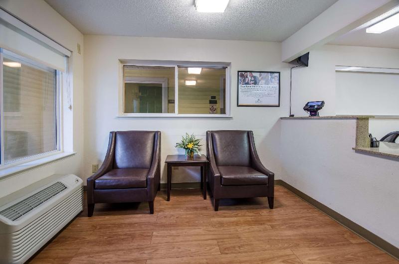فندق Hometowne Studios By Red Roof Winston Salem   University Pkwy