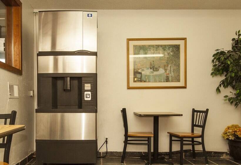 酒店 Oak Grove Inn