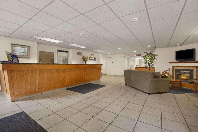 בית מלון כפרי Red Roof Inn Harrisonburg  University Area